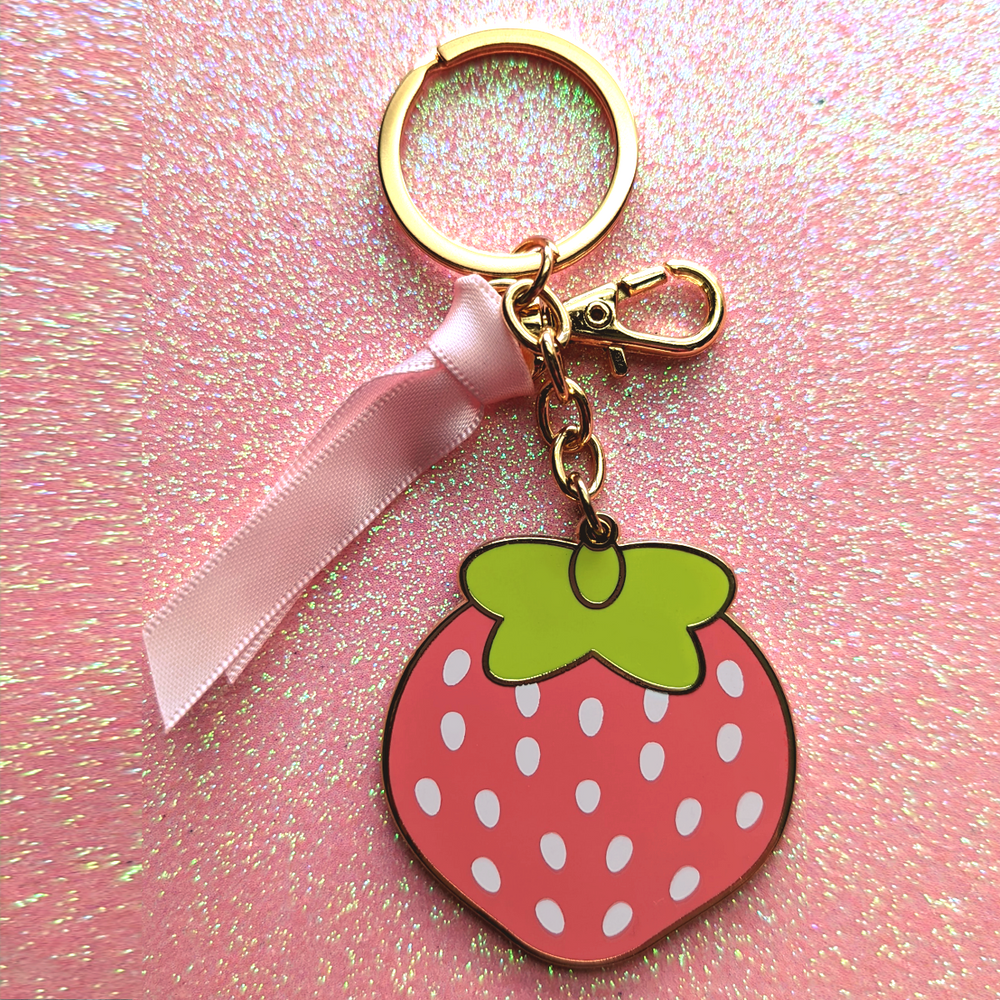 
                
                    Load image into Gallery viewer, STRAWBERRY KEYCHAIN
                
            